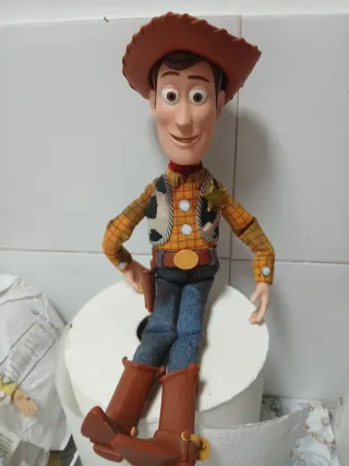Muñeco Woody Toy Story importante no hago envios n