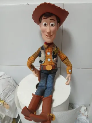 Muñeco Woody Toy Story importante no hago envios n
