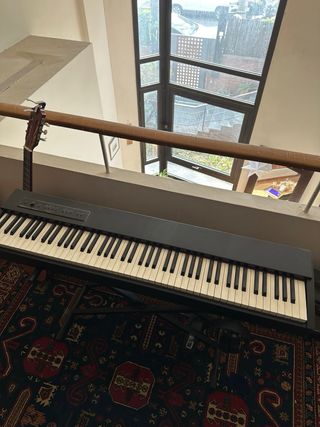 Roland F-20 Piano Digital