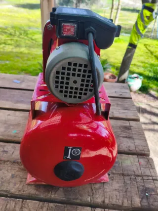 Grupo de presión Einhell, bomba de agua, calderín