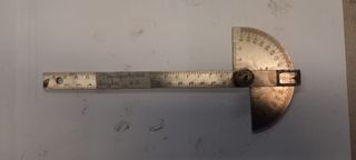 Transportador de ángulos metálico