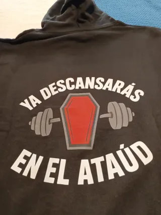 Sudadera Negra Gimnasio Ataúd