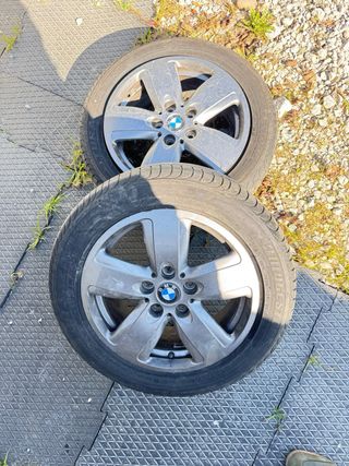 Llanta BMW 205/55/16. Dos con neumático 2 sin
