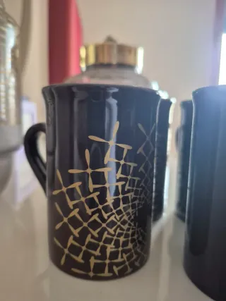 Conjunto de 4 chávenas com padrão dourado