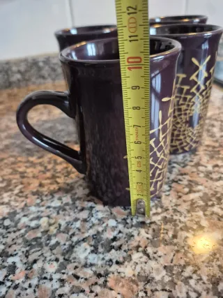 Conjunto de 4 chávenas com padrão dourado