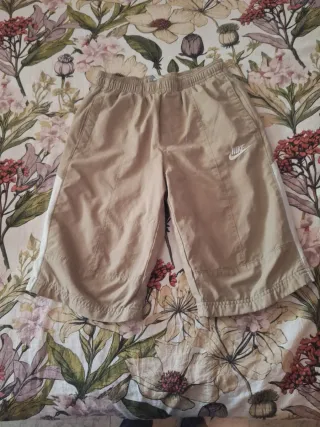 Pantalones cortos Nike beige