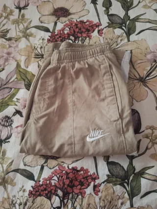 Pantalones cortos Nike beige
