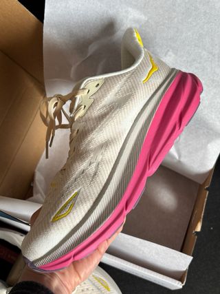 Hoka Clifton 9 Beige/Rosa