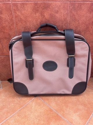 Maleta de viaje marrón