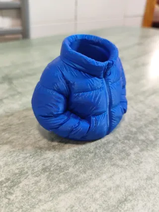 Portalápices original diseño chaqueta