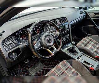 VOLKSWAGEN Golf GTI 2.0 TSI 220cv BMT