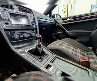 VOLKSWAGEN Golf GTI 2.0 TSI 220cv BMT