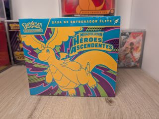 Caja Entrenador Élite Pokémon Héroes Ascendentes
