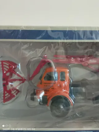 Camión Saviem Poclain Altaya