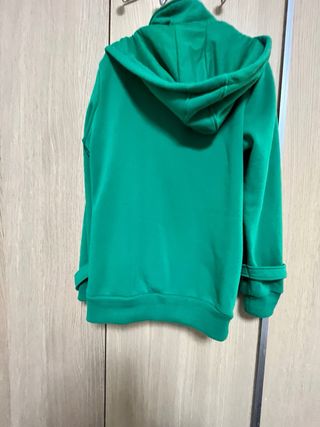 Chaquetón verde con botones