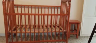 Cuna de bebé de madera