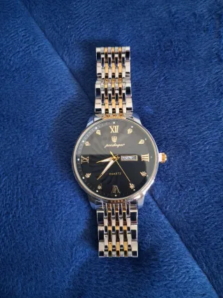 Reloj Poedagar Negro y Dorado Nuevo