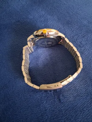 Reloj Poedagar Negro y Dorado Nuevo