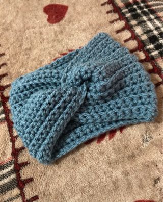 Fascia copri orecchie neonato fatta a mano