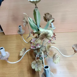 Lámpara floral metal y madera