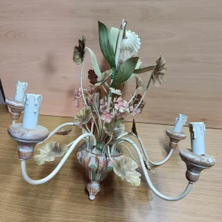 Lámpara floral metal y madera