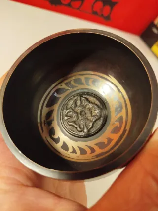 Campana Tibetana 8 cm con cuscino, nuova.