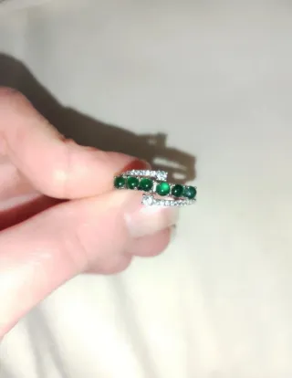 Anillo de plata con diopsito