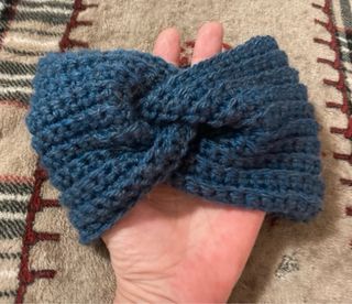 Fascia copri orecchie neonato fatta a mano