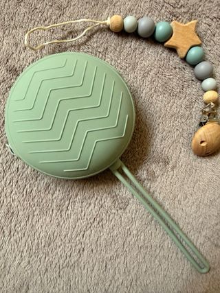 Portachupetes y chupetero de silicona