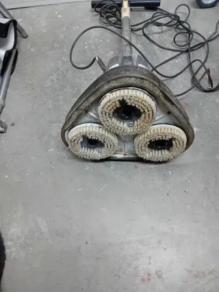 Máquina para abrillantar y pulir piso en estado ,