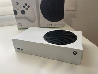 Xbox Series S en perfecto estado.