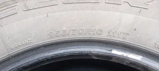 Bridgestone 255/70 R16 111T Neumático