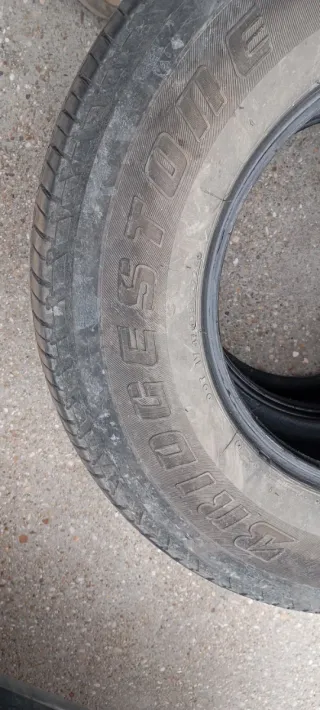 Bridgestone 255/70 R16 111T Neumático