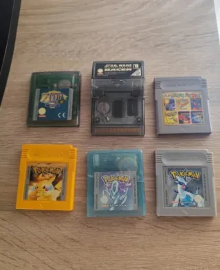 Pacchetto Giochi Game Boy: Pokémon Giallo, Zelda e altro