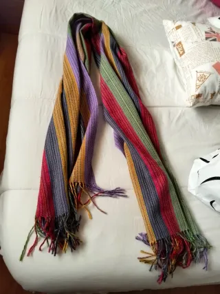 Bufanda/pañuelo multicolor con flecos