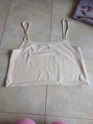 Top bianco con spalline