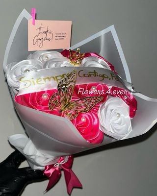 Ramo de flores eternas satinadas