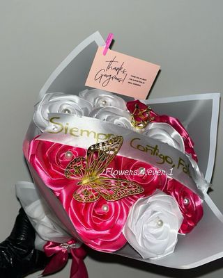 Ramo de flores eternas satinadas