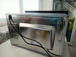 Microondas Balay Negro, para piezas o reparación.