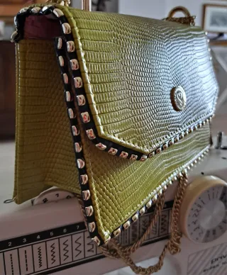 Bolso Lola Casademunt verde y dorado