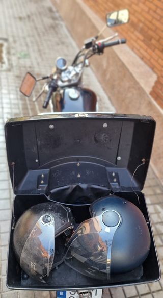 Moto SUZUKI MARAUDER 125 Mecánica Impecable 2010