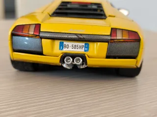 1:18 Maisto Lamborghini Murciélago Amarillo