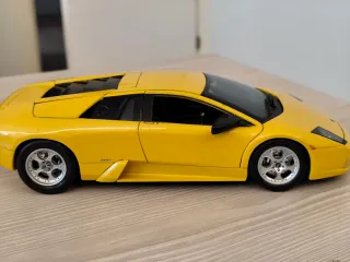 1:18 Maisto Lamborghini Murciélago Amarillo