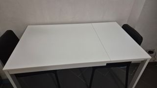 Mesa extensible blanca y negra