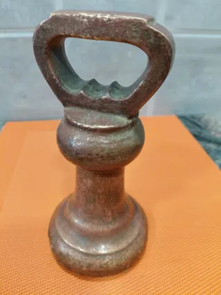 Pesa antigua de bronce 7 lb- Ponderal español