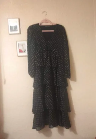 Vestido negro con lunares