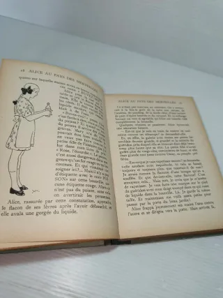 Libro in francese Alice nel paese delle meraviglie
