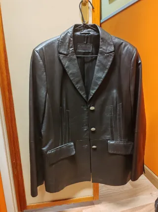 Chaqueta cuero polipiel vintage negra