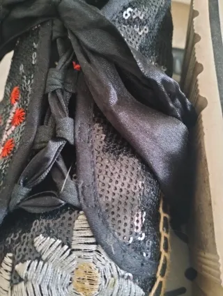 Zapatillas Replay con lentejuelas y flores