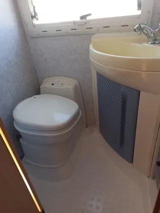 Autocaravana 6 plazas 2.8idtd 122cv